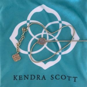 Kendra Scott necklace